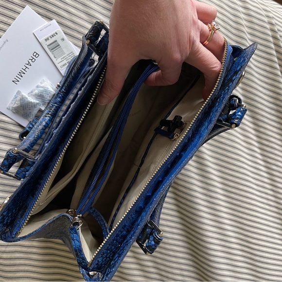 Brahmin bag, 2023 season. Used about 2x. Mint condition. Blue viper, Findley. - Picture 4 of 9